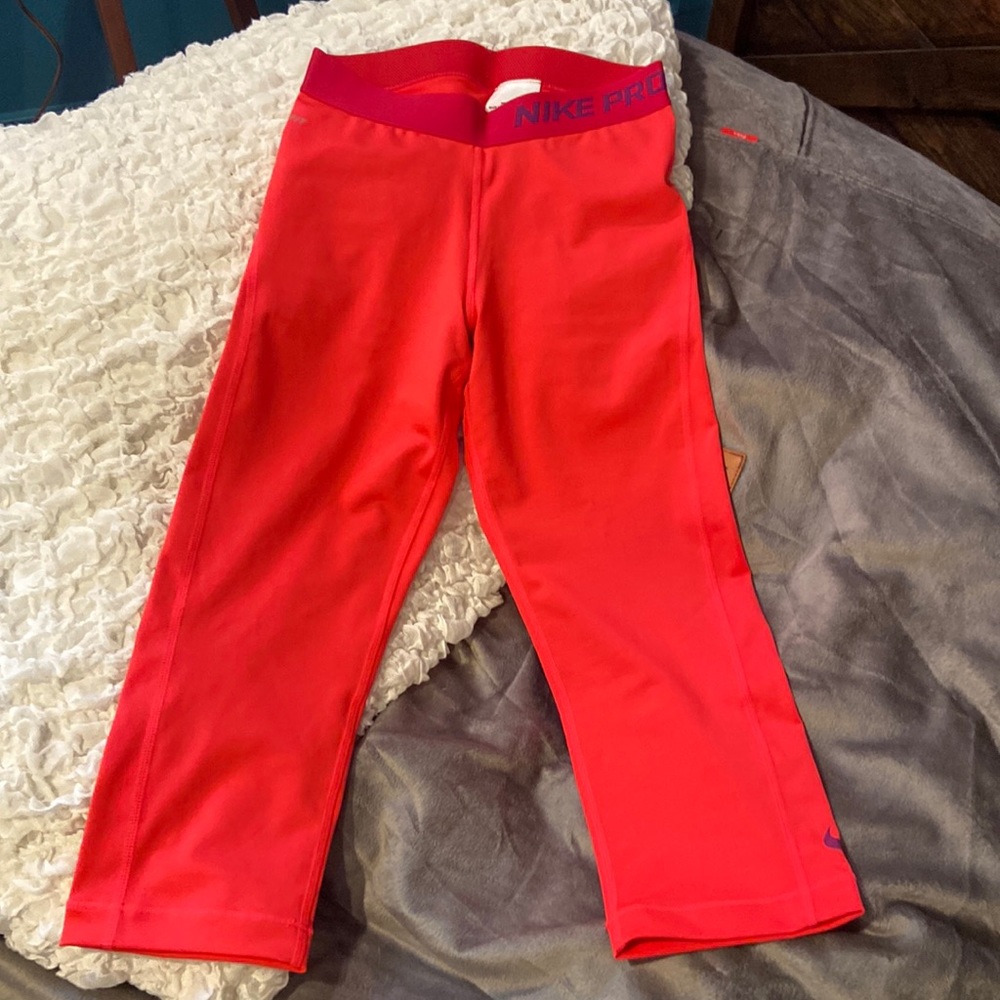 Nike Pro capri leggings